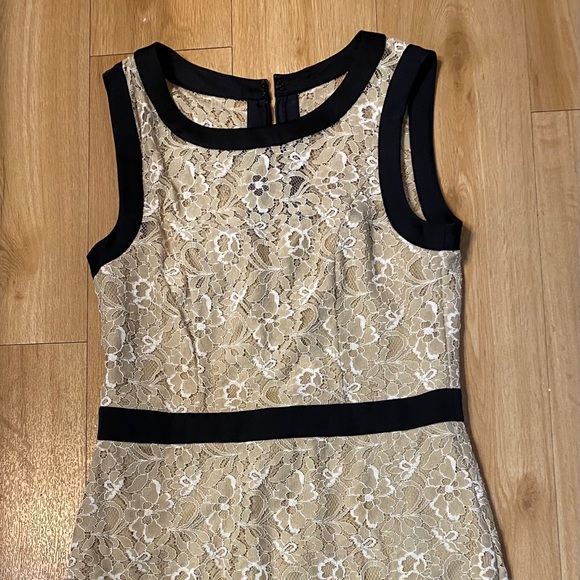 Cream and black lace dress - Picture 1 of 3